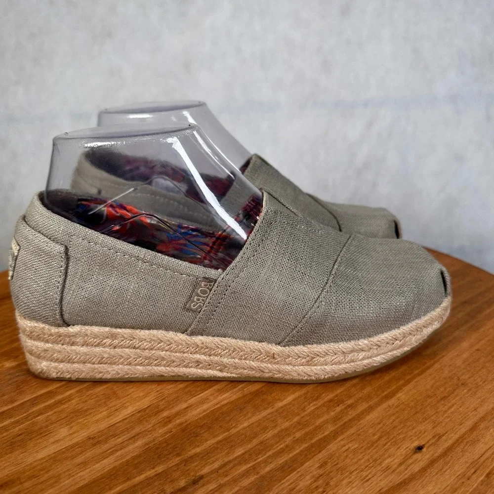 Skechers BOBS Highlights 2.0 Shoes Womens 6.5 Taupe Good Espadrille Wedge